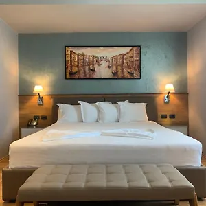 https://butrinti-hotel.albaniahotels.org